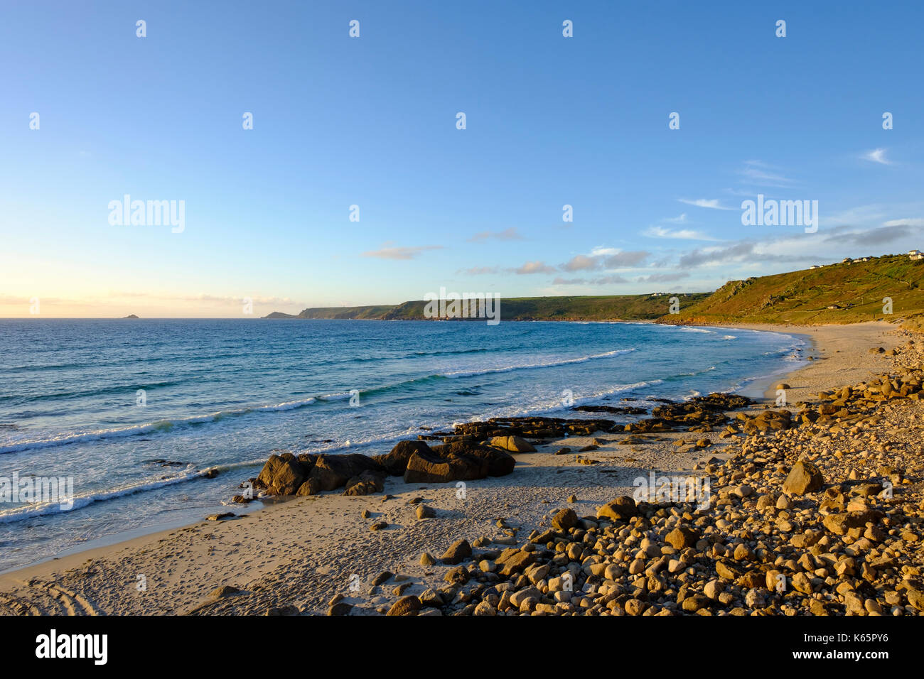 Strand von Sennen Cove, Sennen, Cornwall, England, Großbritannien Stockfoto