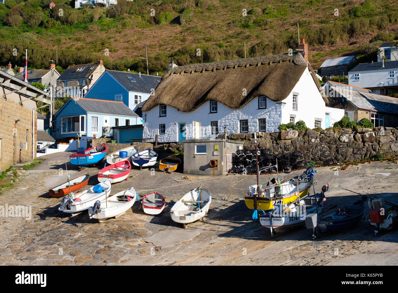 Fischereihafen, Sennen Cove, Sennen, Cornwall, England, Großbritannien Stockfoto