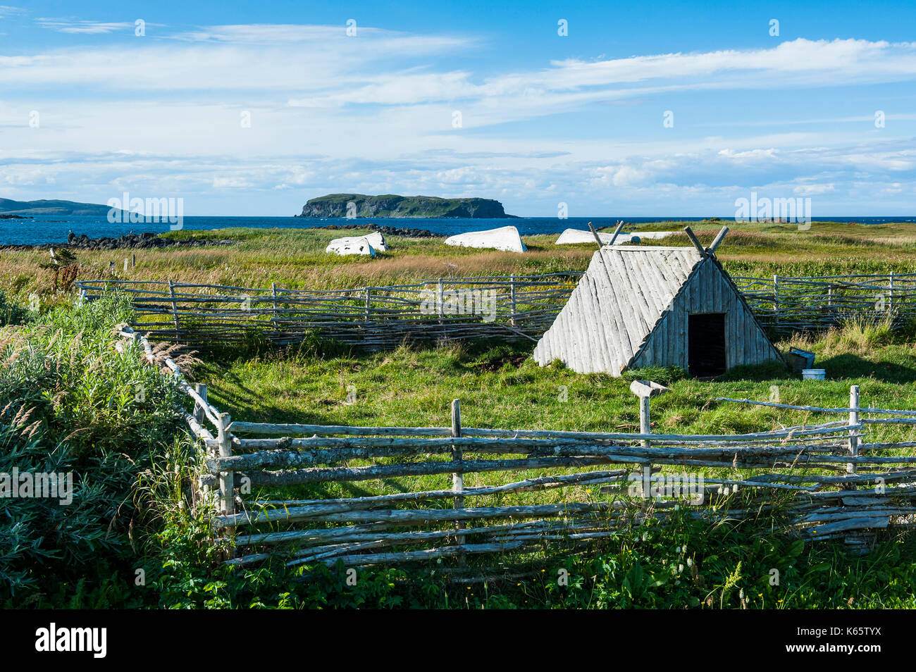 Kleine Hütte, Norstead Wikingerdorf, Rekonstruktion der Wikingerzeit Siedlung, Neufundland, Kanada Stockfoto