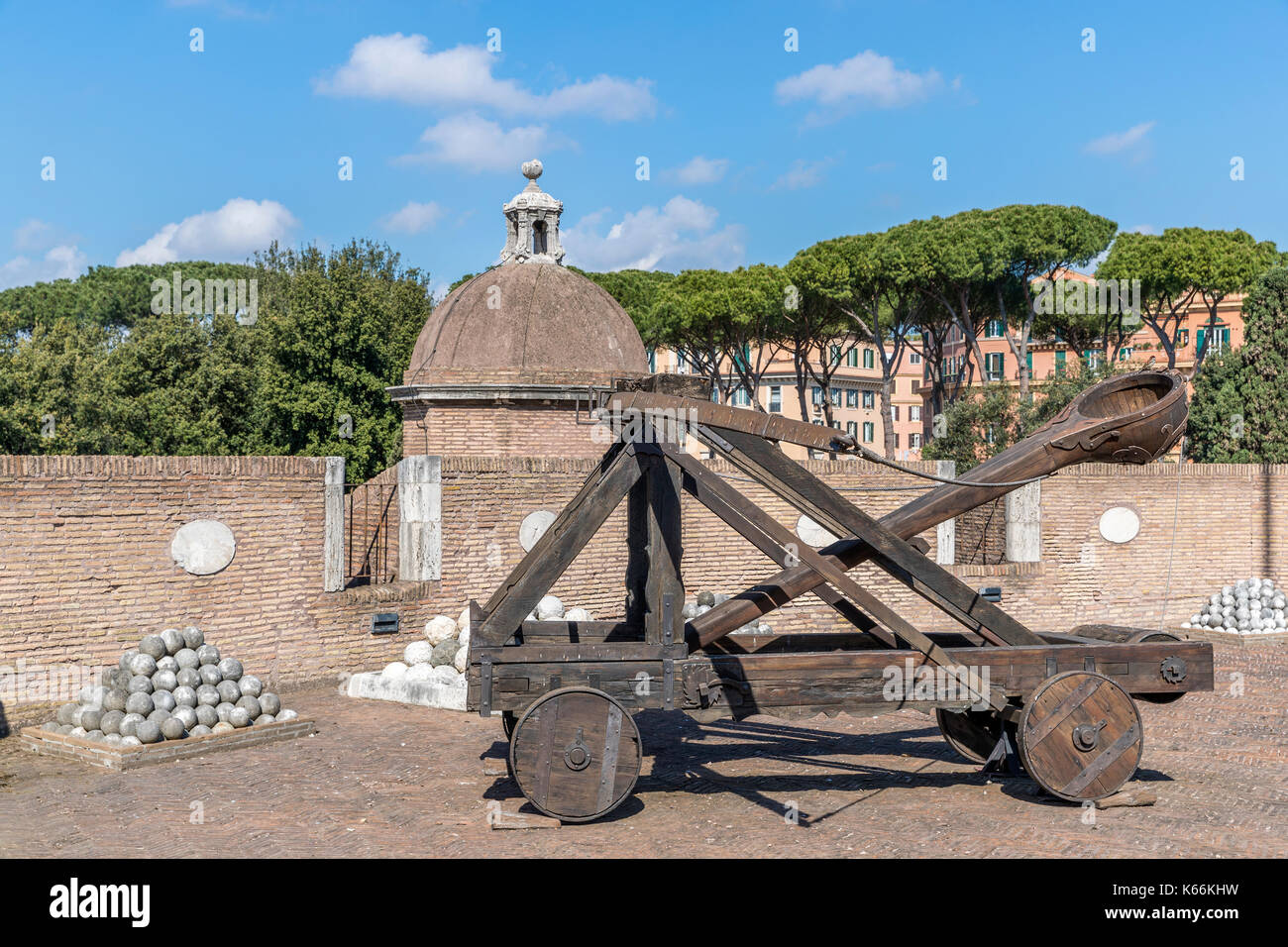 Das Mausoleum des Hadrian, in der Regel in Castel Sant'Angelo eine sehr hohe zylindrische Gebäude im Parco Adriano, Rom, Latium, Italien, Europa bekannt Stockfoto