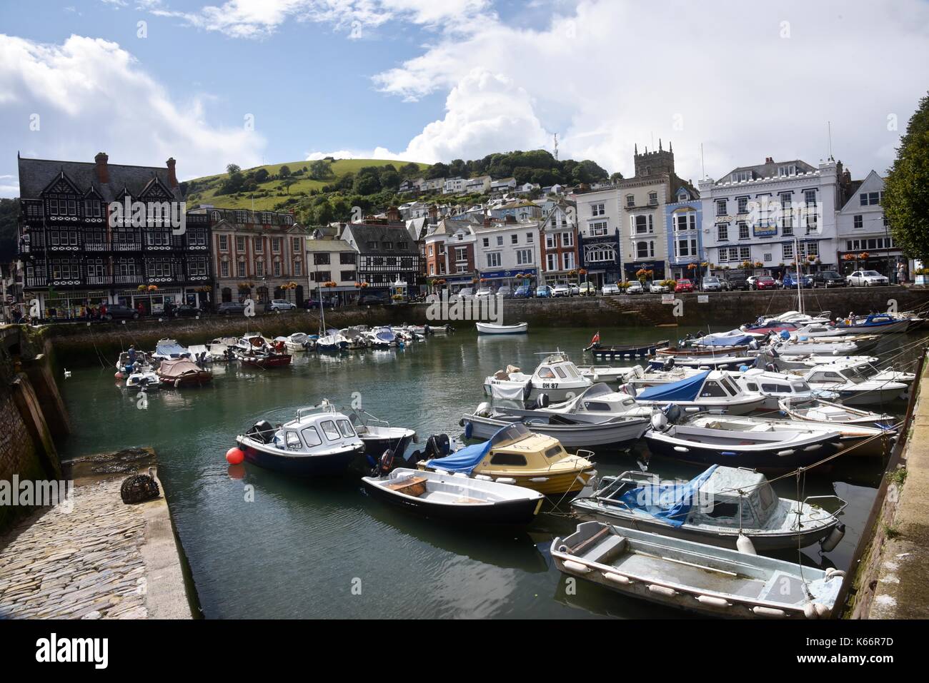 Royal Castle Hotel. Dartmouth, Devon, England, eine Gemeinde. Eine touristische Destination am westlichen Ufer der Mündung des Flusses Dart. Stockfoto