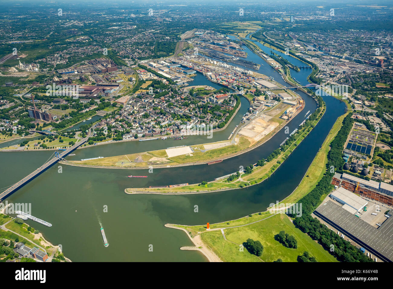 Duisburger Hafen AG, Ruhr Mündung, Duisport, Mercator Insel, Binnenschifffahrt, Logistik, Rheinhafen, Duisburg, Ruhrgebiet, Nordrhein-Westfalen, Deutschland, Du Stockfoto