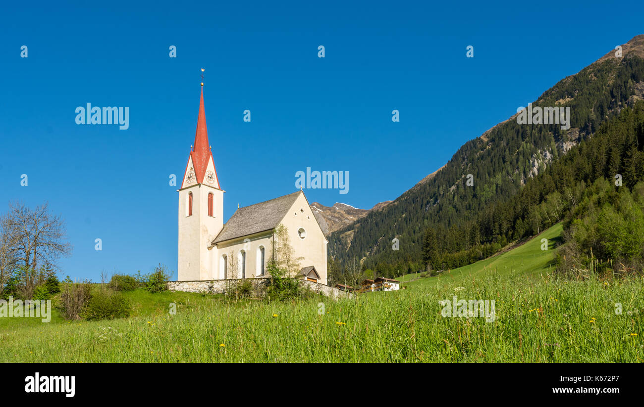 Kirche des Dorfes in Südtirol, Ratschings, Trentino Alto Adige, Italien Stockfoto