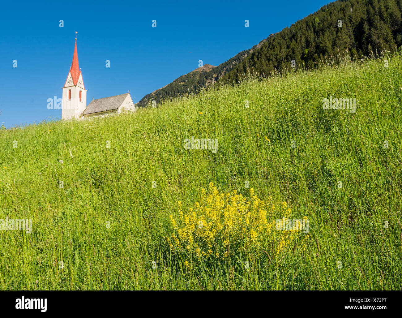 Kirche des Dorfes in Südtirol, Ratschings, Trentino Alto Adige, Italien Stockfoto