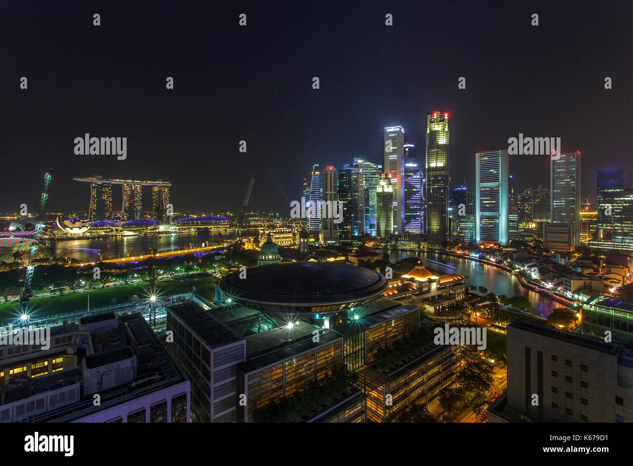 City Skyline bei Nacht, Singapur Stockfoto