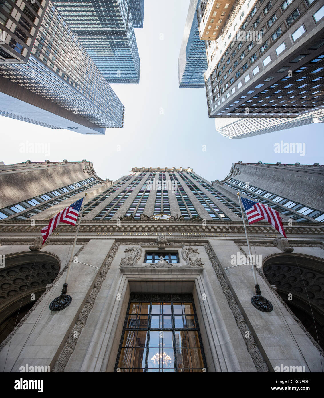 Niedrige Winkelansicht der Wolkenkratzer, Manhattan, New York, USA Stockfoto