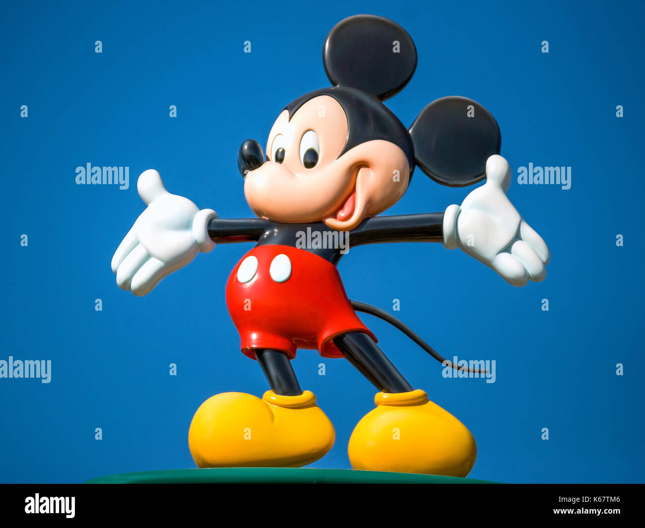 Disney's Mickey Mouse Charakter des Hong Kong Disneyland Resort Eingang, Lantau Island, Hongkong, Volksrepublik China Stockfoto