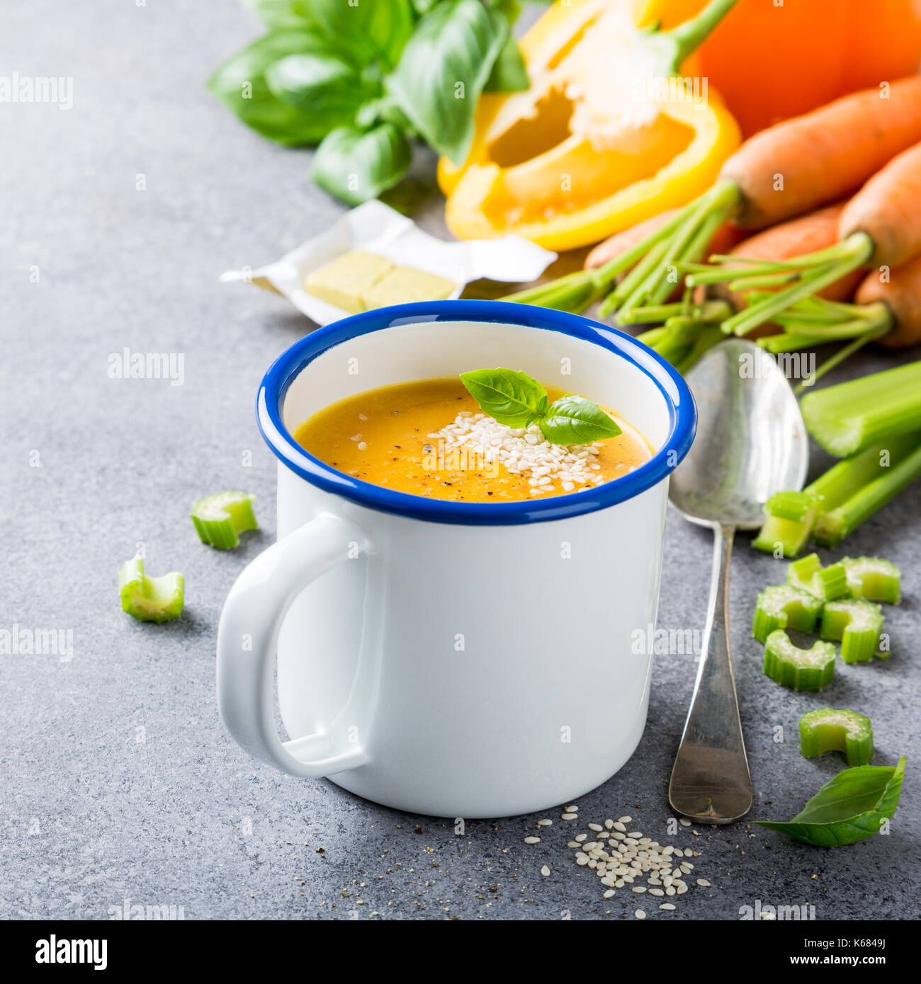 Hausgemachte Karotten Suppe Stockfoto