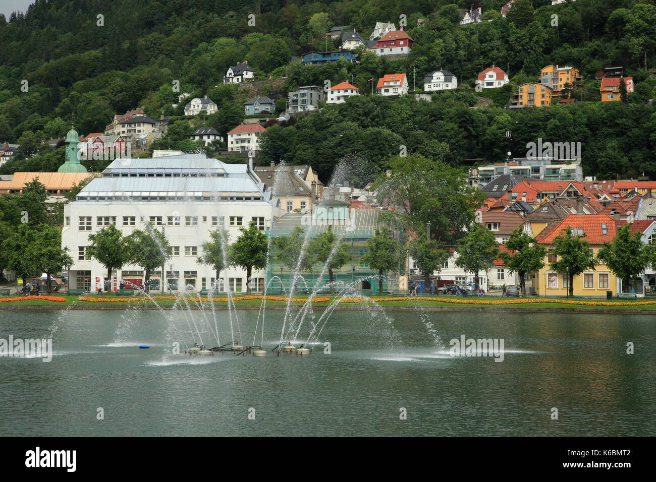 Lille Lungegardsvannet oder Smalungeren, Wasser-Funktion Brunnen See Stadtzentrum von Bergen, Norwegen Stockfoto