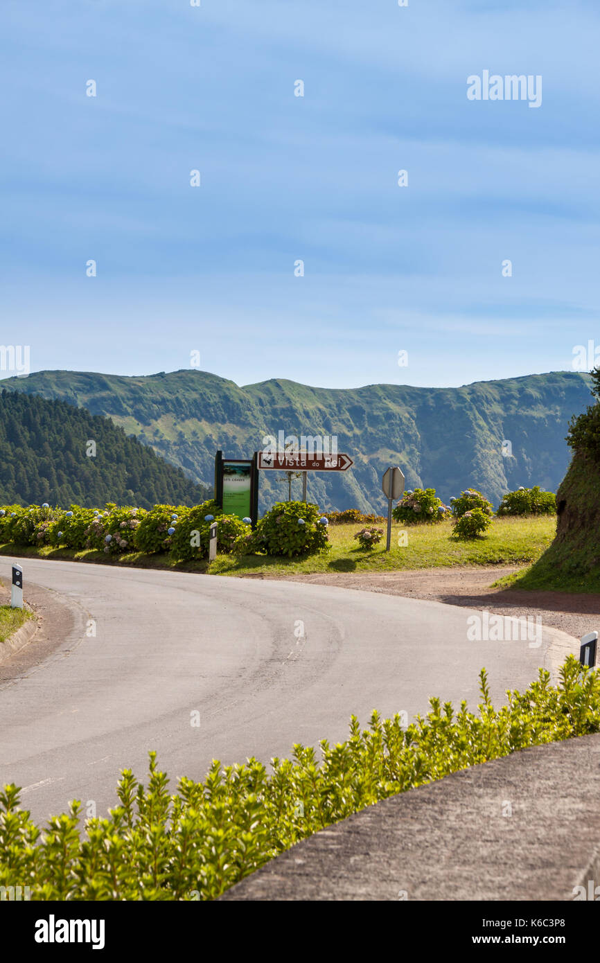 Anmelden, um Vista Rei, neben der Straße, Sao Miguel, Azoren, Portugal, Europa Stockfoto