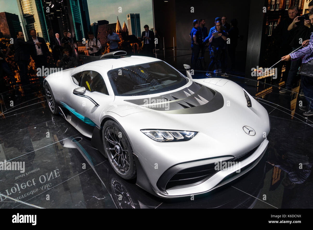 Frankfurt am Main, Deutschland. ,. Frankfurt Motor Show 2017 Presse tag Vorschau neueste Fahrzeuge für den weltweit größten Motor Show. Weltpremiere von Mercedes Projekt einer Hybrid Electric supercar Credit: Iain Masterton/Alamy leben Nachrichten Stockfoto