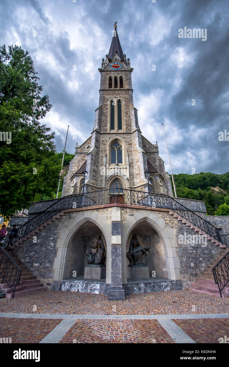 Kathedrale St. Florin (oder Vaduz Kathedrale) in Vaduz, Liechtenstein, Europa. Es wurde 1874 von Friedrich von Schmidt gebaut Stockfoto