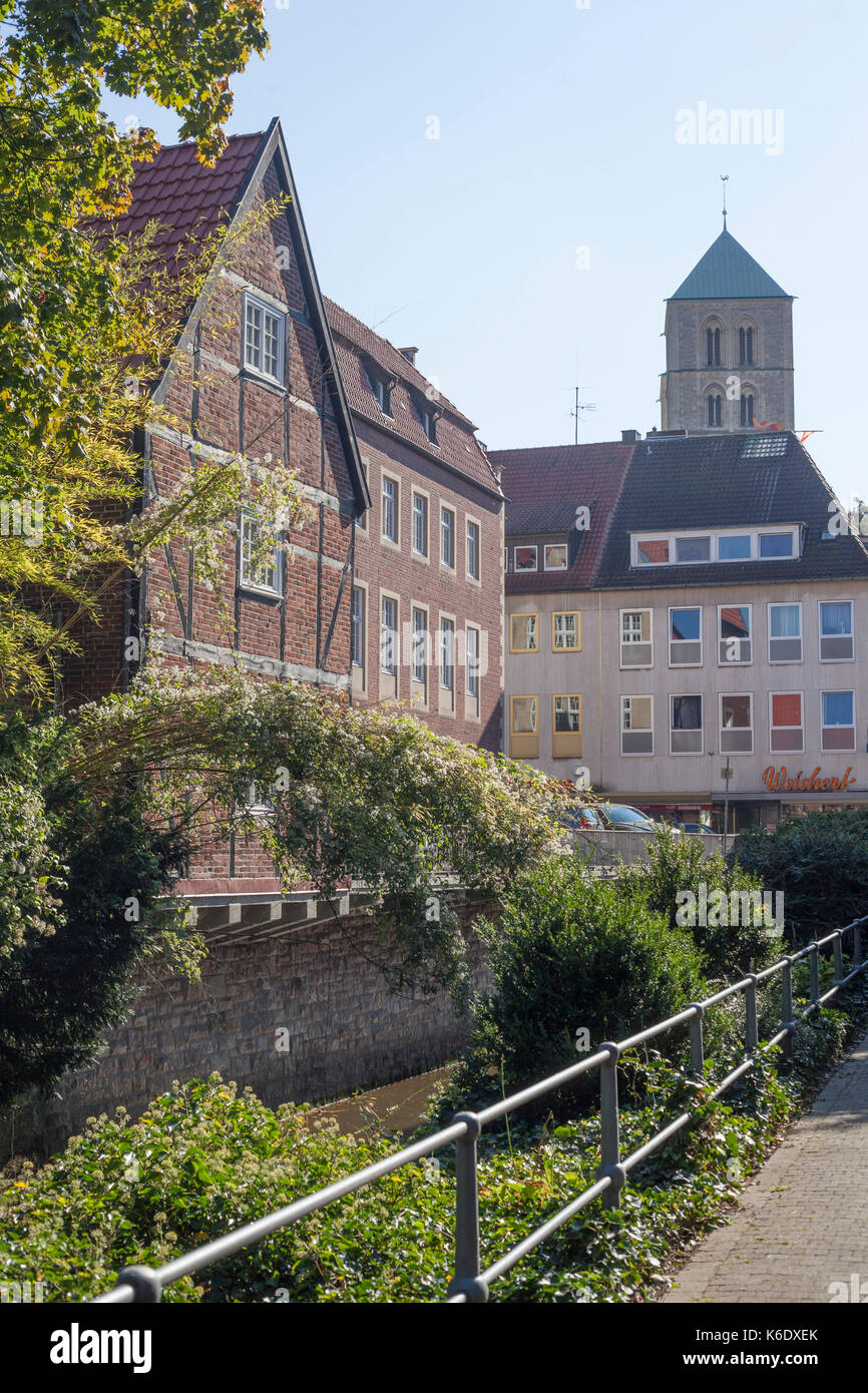 Münster in Westfalen : Fachwerkhaus am Fluss AA mit St. Paulus-Dom I Kirche St. Paulus-Dom, Fachwerkhaus Alte Haus am Fluss AA, Münster in Westp Stockfoto