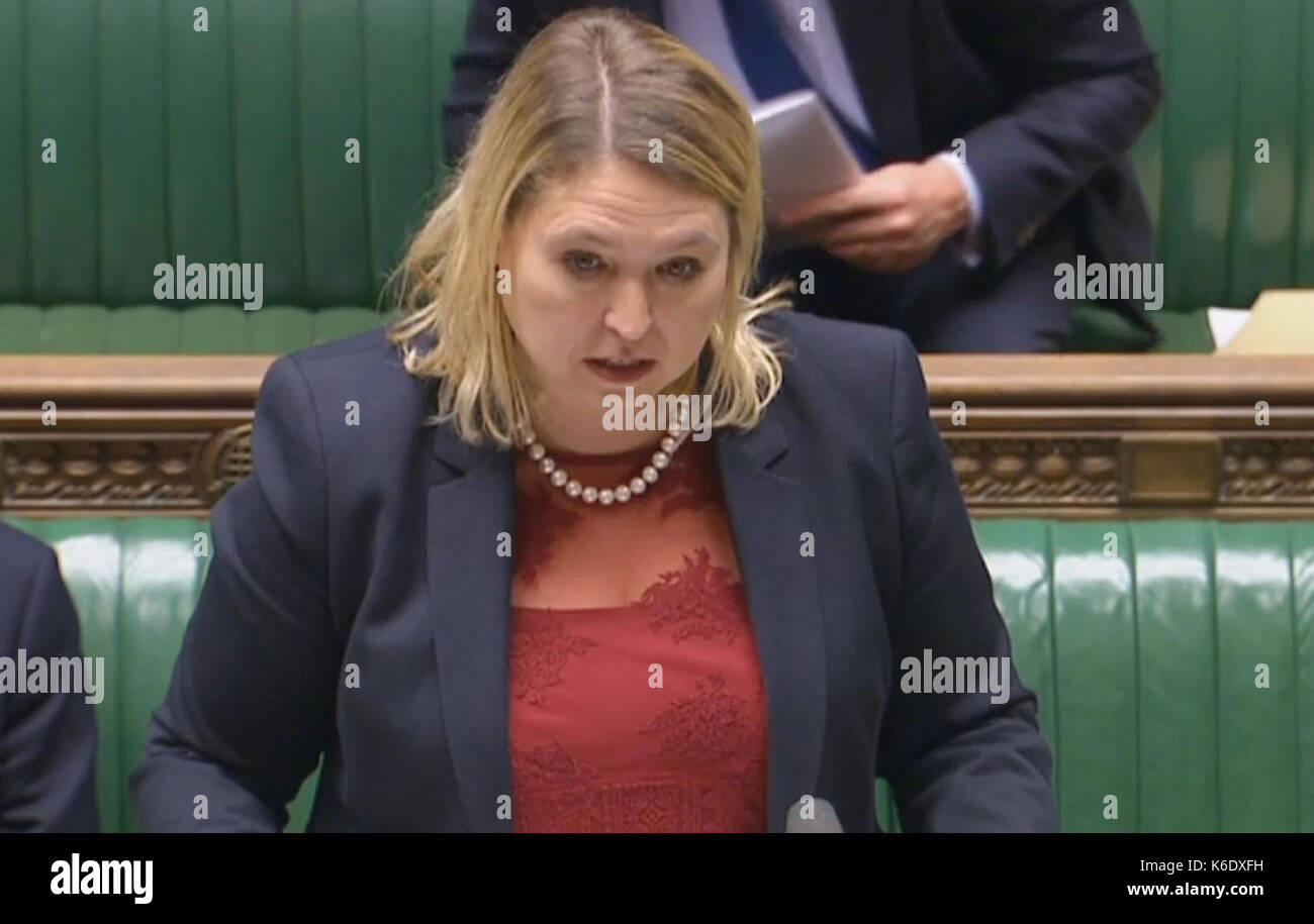 Kultur Sekretärin Karen Bradley spricht im Unterhaus, London, wo sie sagte, daß sie beabsichtigt, siehe 21. Jahrhundert Fox's & Pfund; 11,7 Milliarden Angebot für Sky zum Wettbewerb Regler für weitere Untersuchungen. Stockfoto