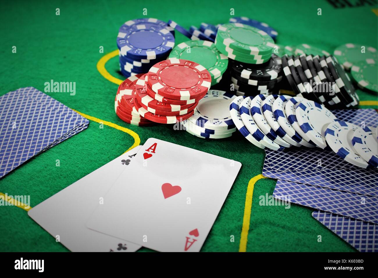 Ein Bild von einem Royal Flash-Poker, Chips Stockfoto