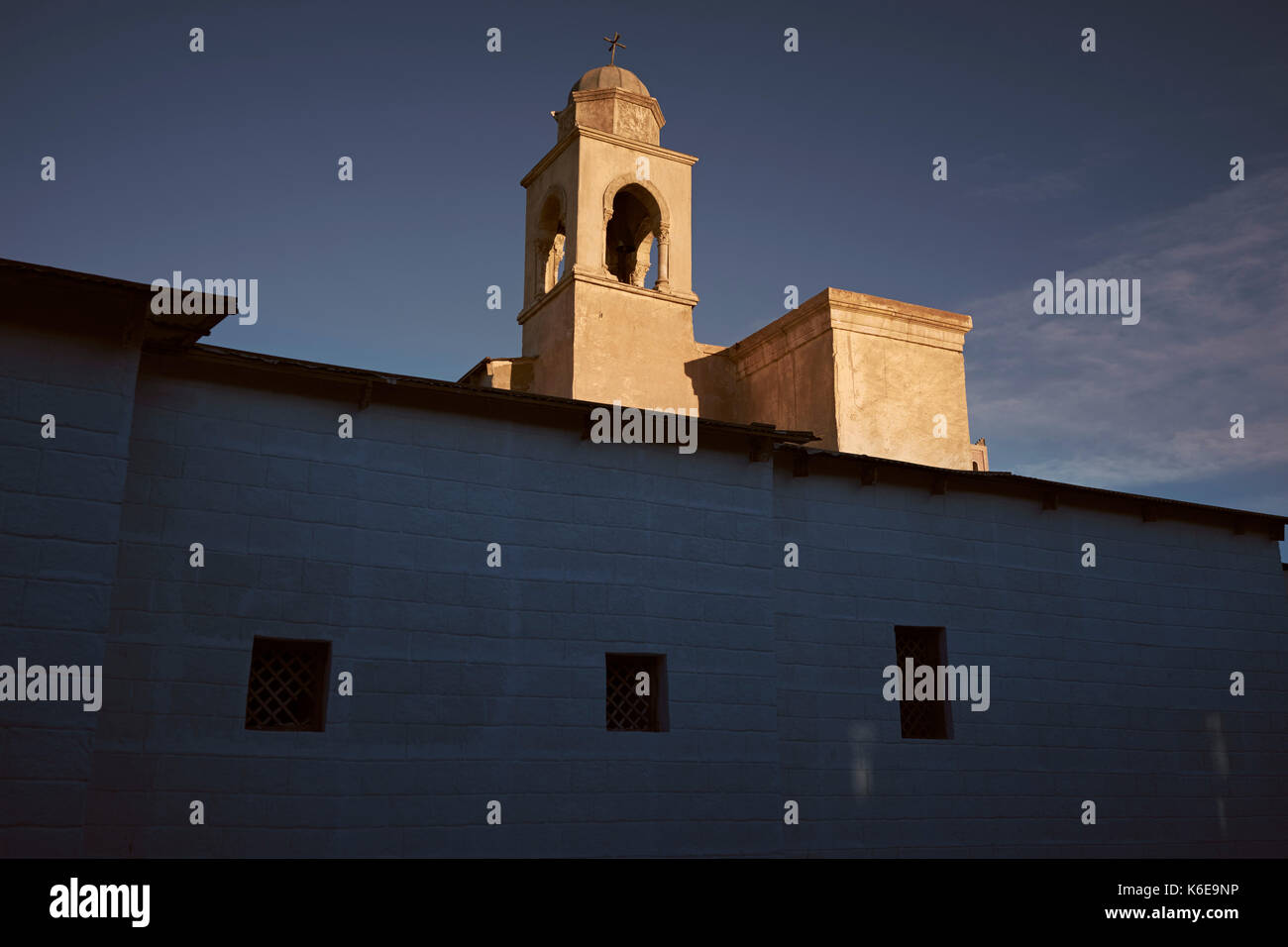 Kirche im MUsee du Cinema bei Sonnenuntergang in Ouarzazate, Marokko Stockfoto