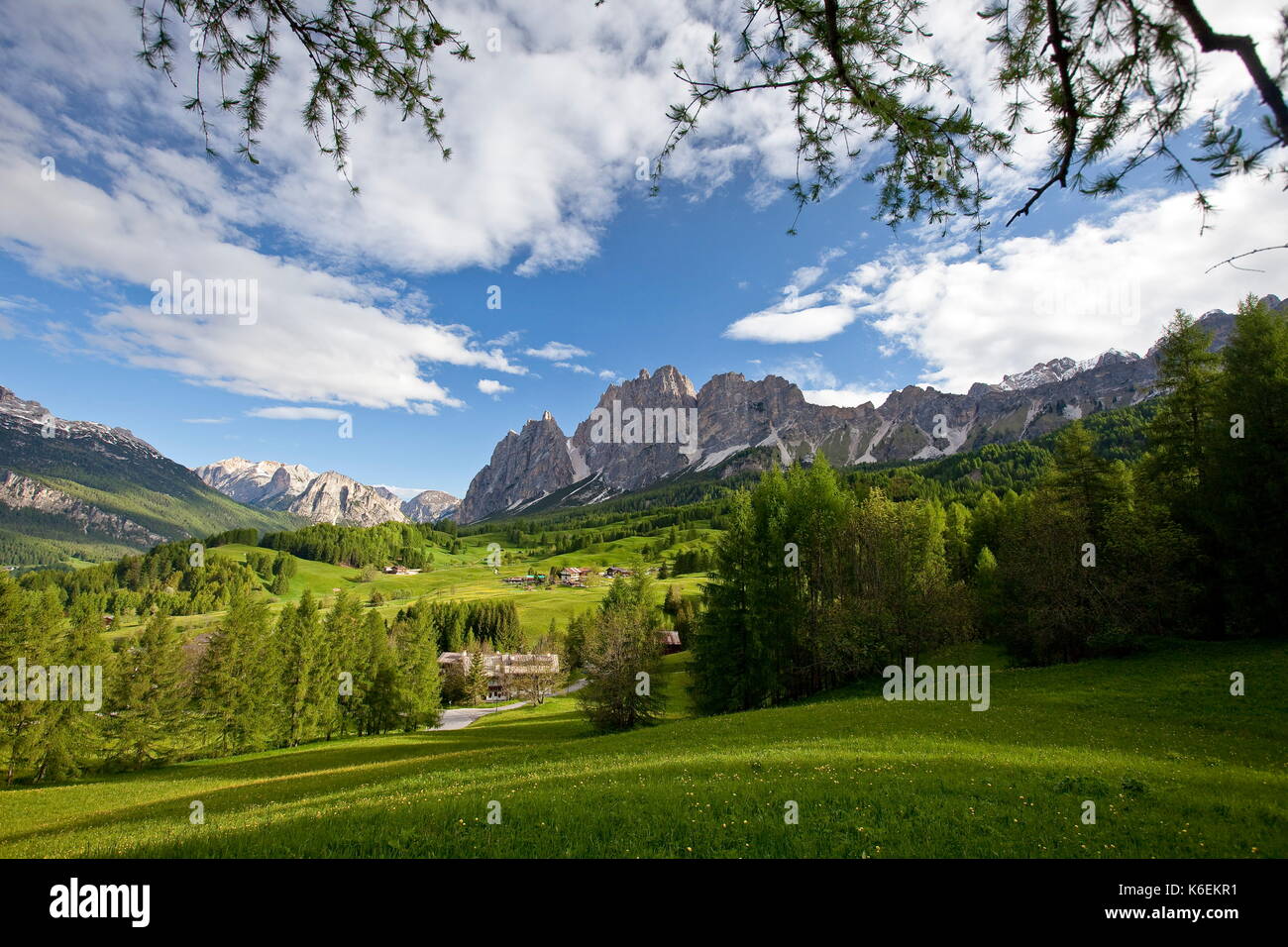 Die geisler Gebirge im Sommer Villnösser Tal, Südtirol, Italien Stockfoto