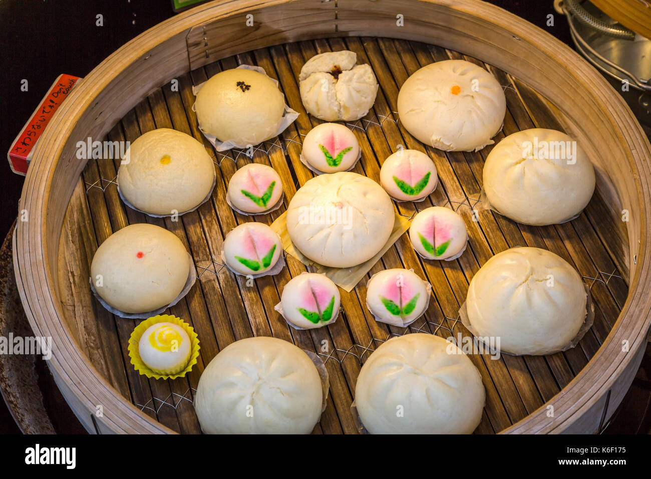 In der Nähe von japanischen Straße Essen in Chinatown, Yokohama, Japan, Asien. Stockfoto