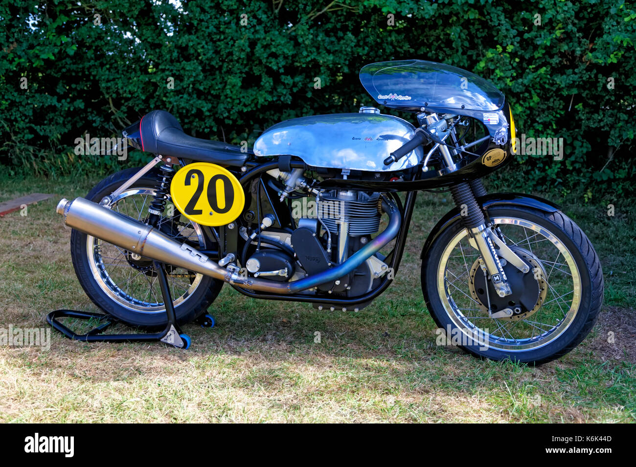 1961 Ecurie Sportliche 500 Norton Racing Motorrad an die 2017 Grand National Motorcycle Meeting, Castle Combe Rennstrecke, Wiltshire, Großbritannien. Stockfoto