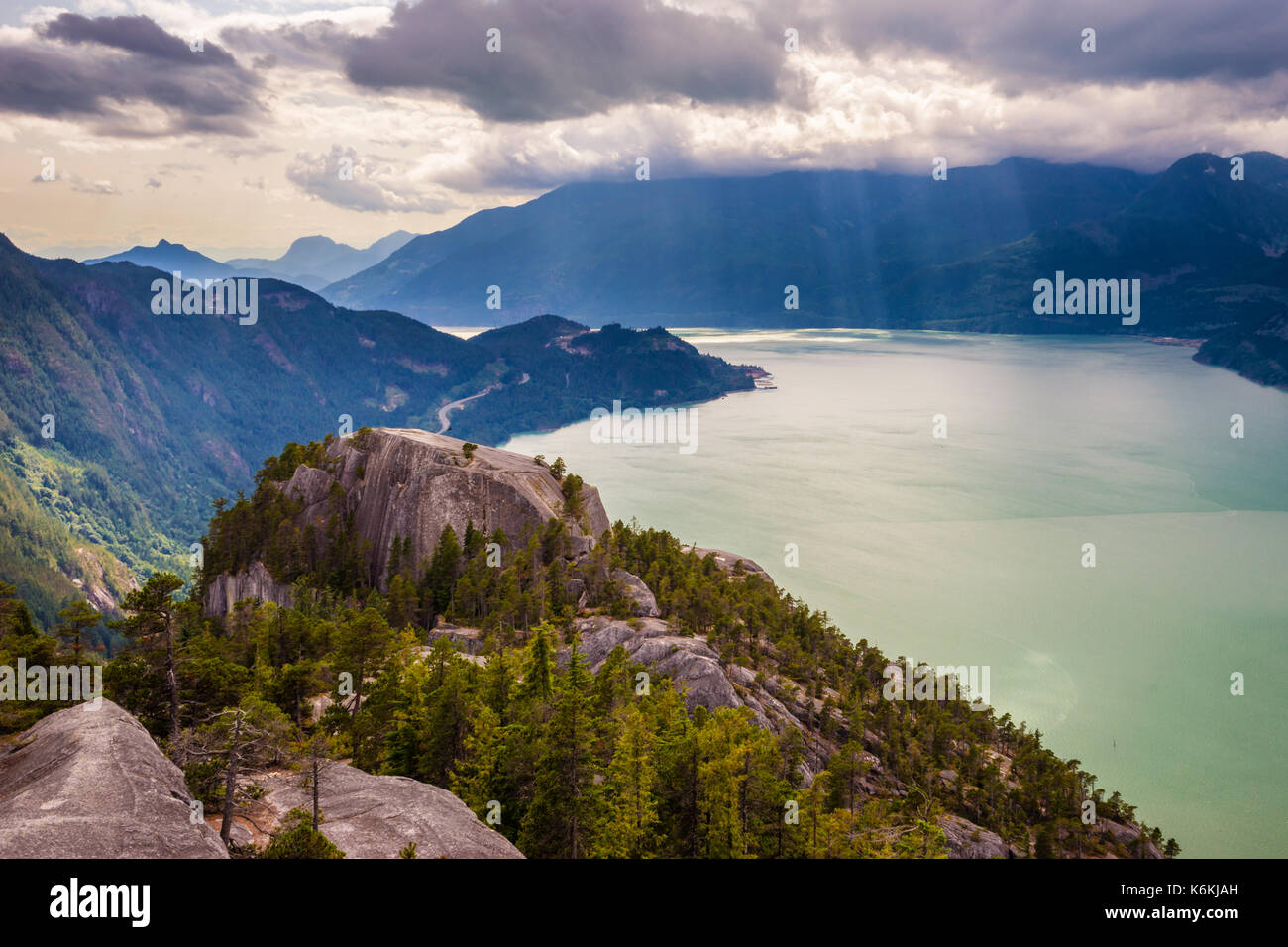 Howe Sound vom Gipfel des Stawamus Chief, Squamish, British Columbia, Kanada Stockfoto