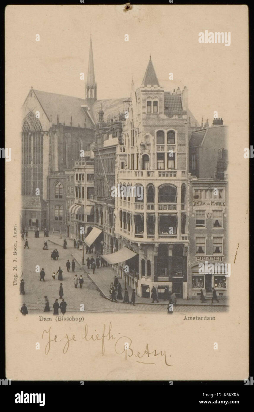 Dam, gezien naar de Nieuwe Kerk met Dsub het Damrak. Uitgave N.J. Boon, Amsterdam Stockfoto
