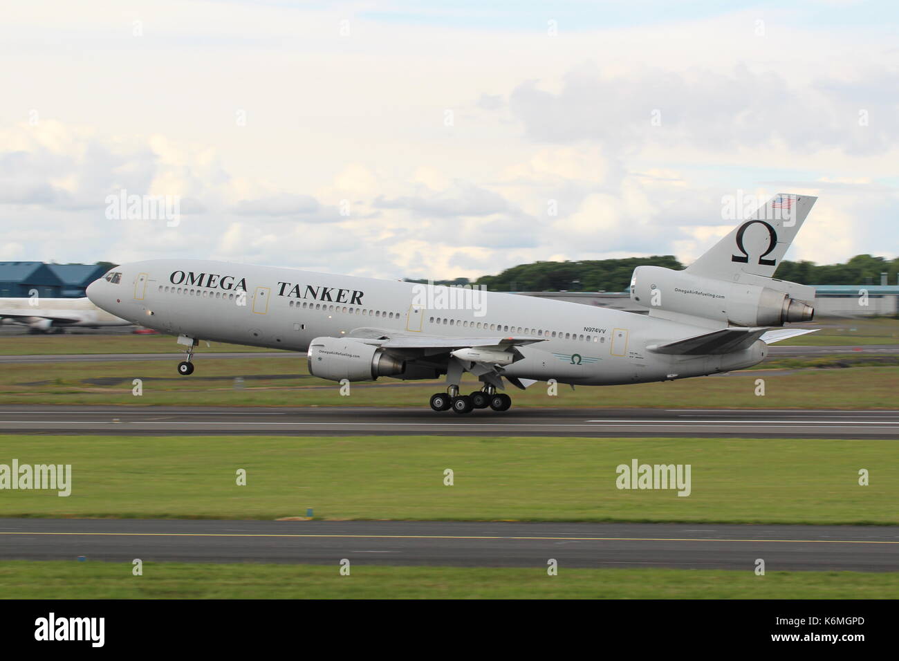 N 974 VV, McDonnell Douglas DC -10-40 ich von Omega die Luftbetankung, am Internationalen Flughafen Prestwick, Ayrshire betrieben. Stockfoto