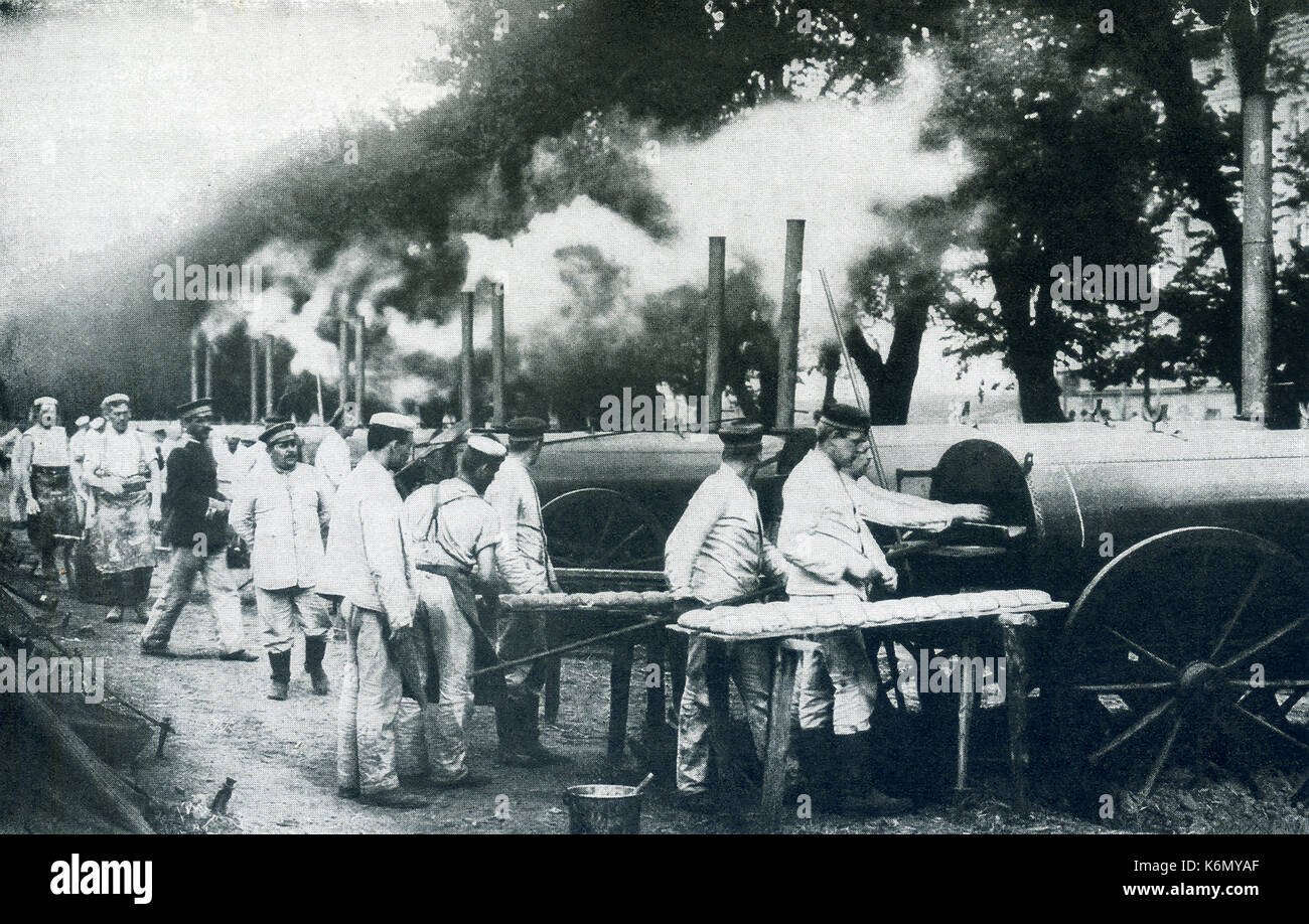 Dieses Bild während des Zweiten Weltkrieges getroffen Ich zeigt Köche an ihre Öfen 16.000 Brote für den täglichen Verbrauch in der deutschen Armee. Stockfoto