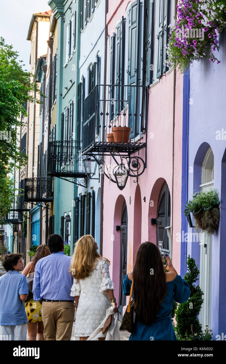 Charleston South Carolina, Rainbow Row, historische, georgianische Reihenhäuser, Residenzen, Häuser, Blick auf schmiedeeiserne Balkone, SC170514157 Stockfoto