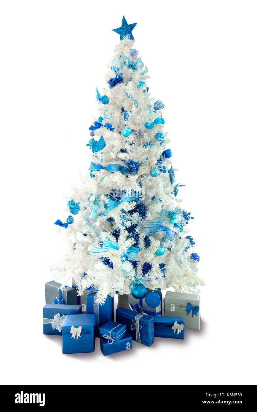 White Christmas Bäume mit Geschenken und Dekoration Stockfoto