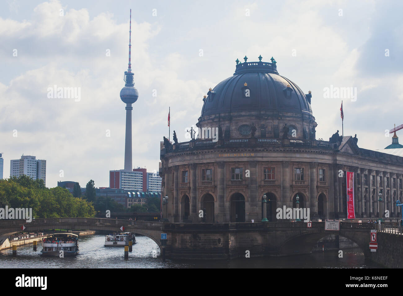 Ansicht der berühmten Museumsinsel im zentralen Bezirk Mitte von Berlin, Deutschland Stockfoto