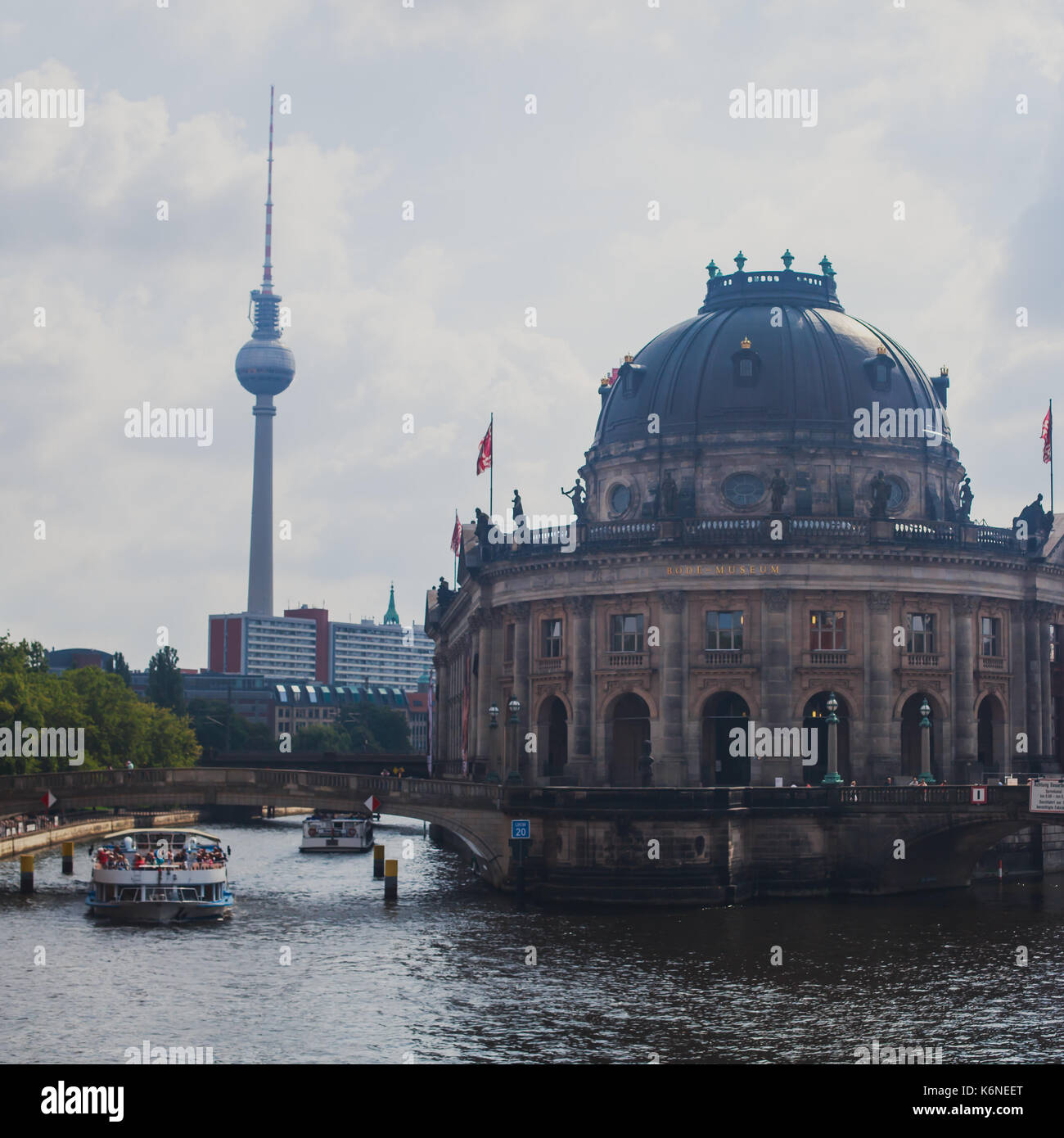 Ansicht der berühmten Museumsinsel im zentralen Bezirk Mitte von Berlin, Deutschland Stockfoto