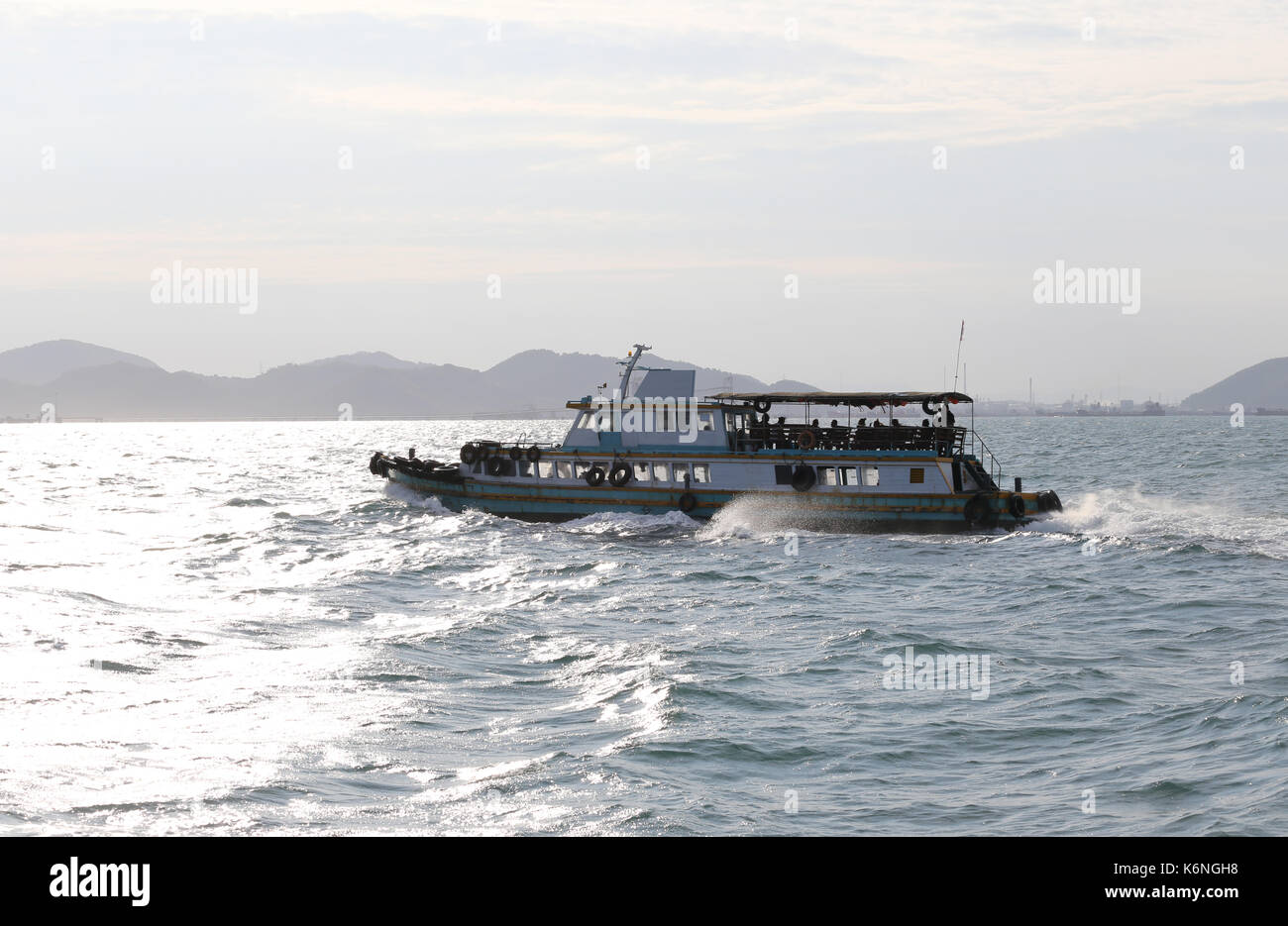 Schiffe und marinen Küstengebieten in sriracha Stadt, die Lage in der Provinz Chonburi, Thailand. Stockfoto