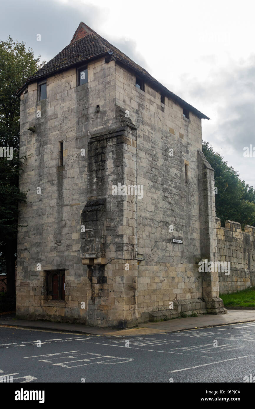 Das hintere Turm bei Fishergate Tor in die Mauern der Stadt York auf der Südseite der Stadt in 1507 gebaut Stockfoto