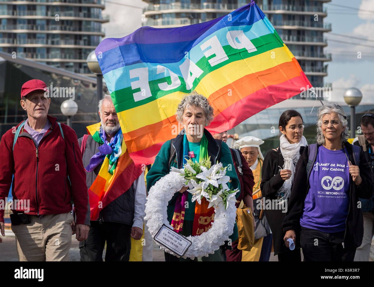 London, Großbritannien. 12. September 2017. Anti-kriegs-Proteste gegen DSEi Arme Fair (Defence and Security Equipment International), dem weltweit größten Waffen-Messe in Excel Centre in East London statt. Credit: Guy Corbishley/Alamy leben Nachrichten Stockfoto