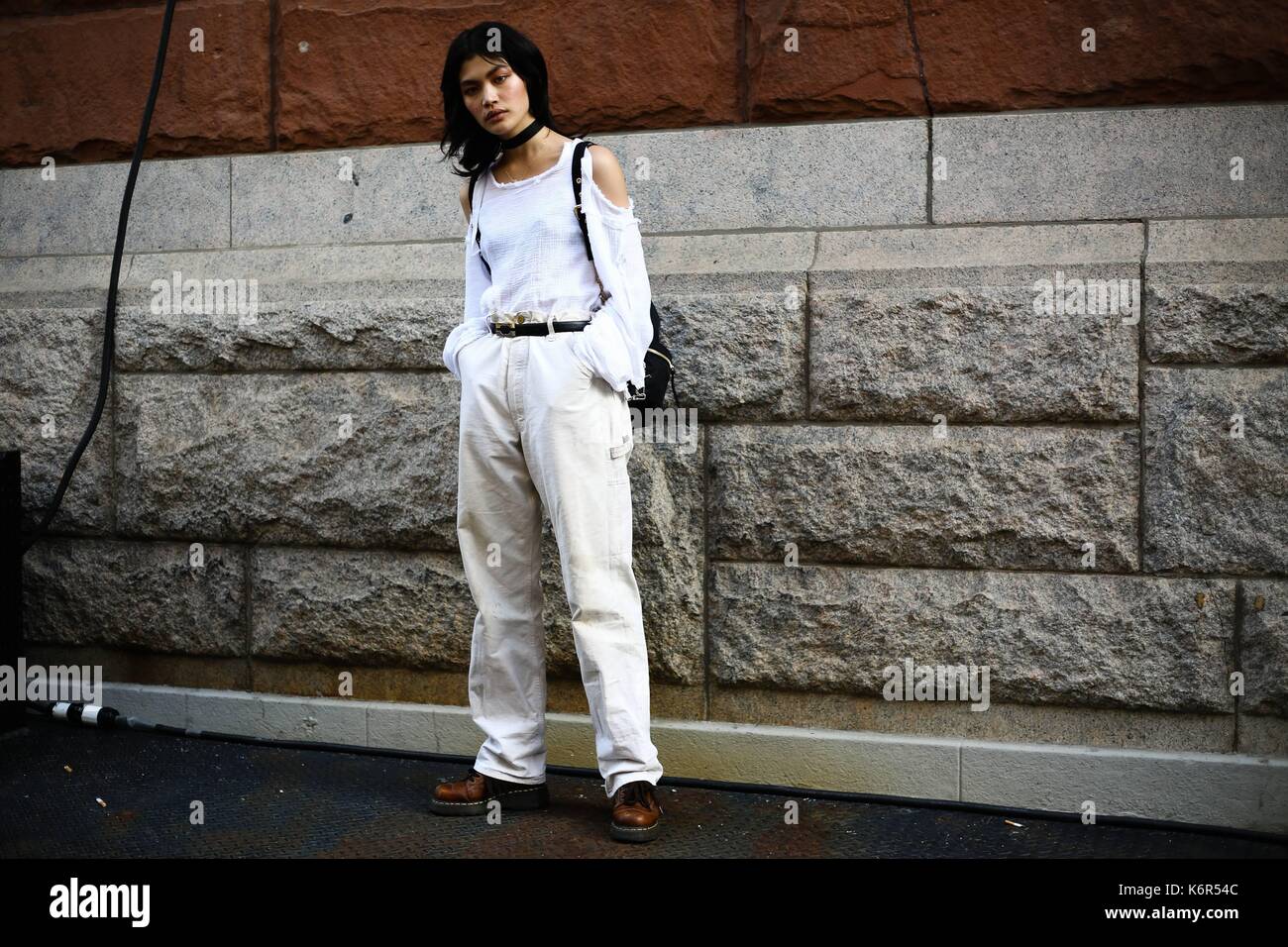 New York City, USA. September 2017. Model Rina Fukushi posiert während der New York Fashion Week auf der Straße - 8. September 2017 - Foto: Runway Manhattan/Valentina Ranieri ***nur zur redaktionellen Verwendung weltweit/dpa/Alamy Live News Stockfoto