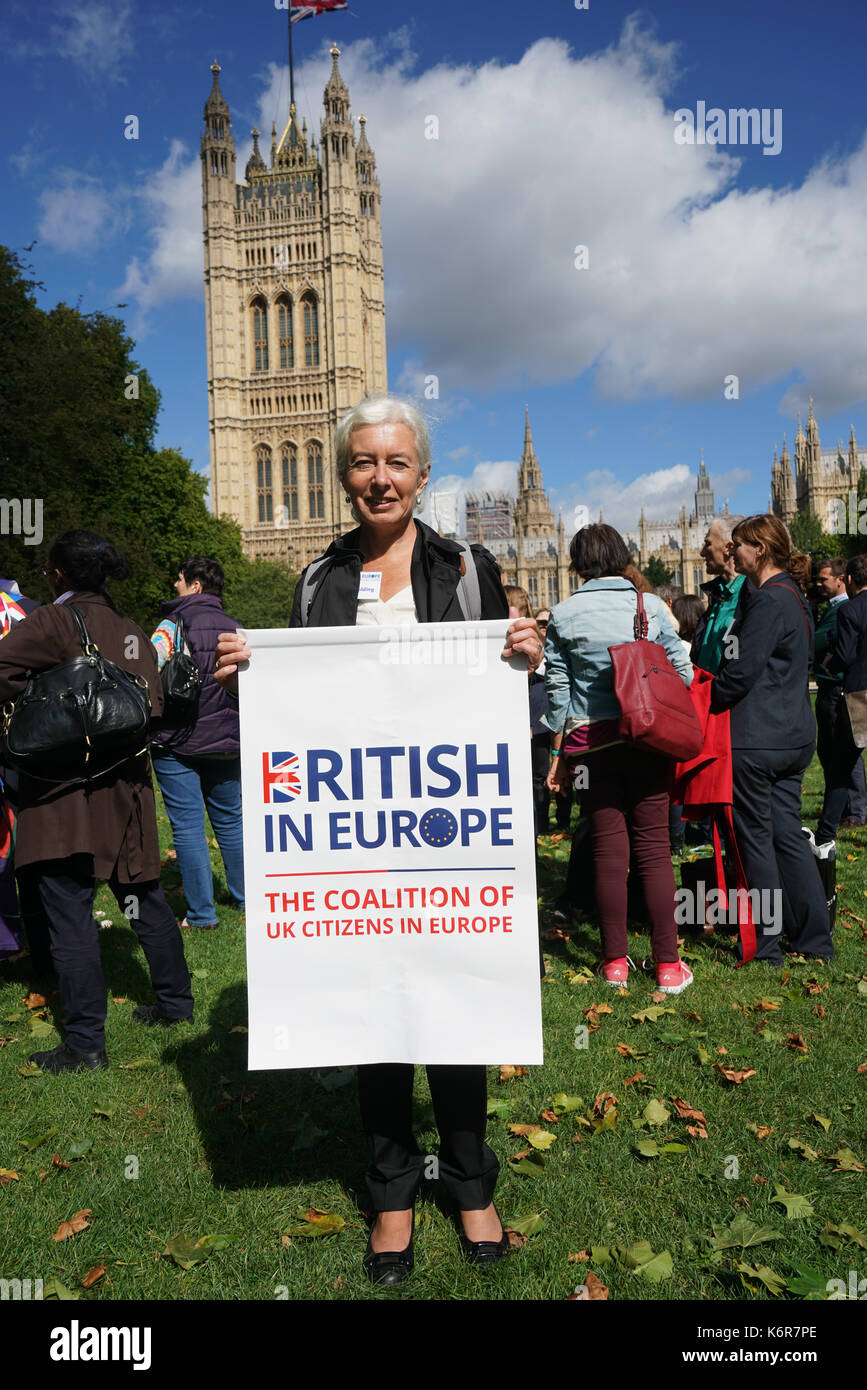 London, Großbritannien. 13 Sep, 2017. Photocall: Bürger Jane Golding der Britischen in Europa in Partnerschaft mit Ein anderes Europa ist möglich (Globale Gerechtigkeit Jetzt), europäischen Alternativen, Migranten Rechte Netzwerk und UNISON organisieren EINEN TAG DER AKTION am Victoria Turm Garten. Credit: Siehe Li/Alamy leben Nachrichten Stockfoto