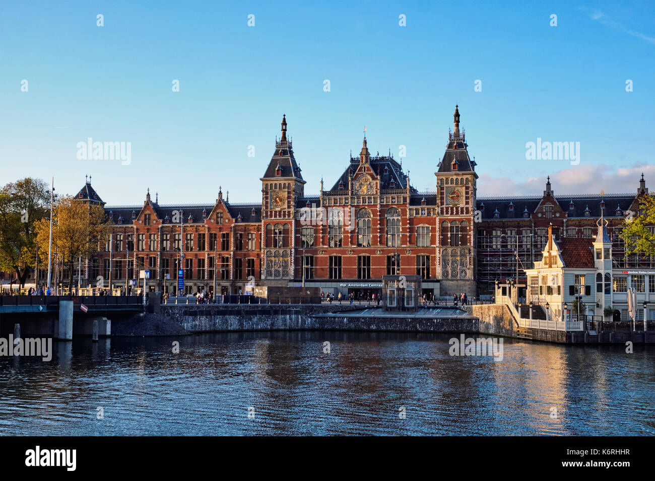 Bahnhof amsterdam centraal Fotos und Bildmaterial in hoher Auflösung Alamy