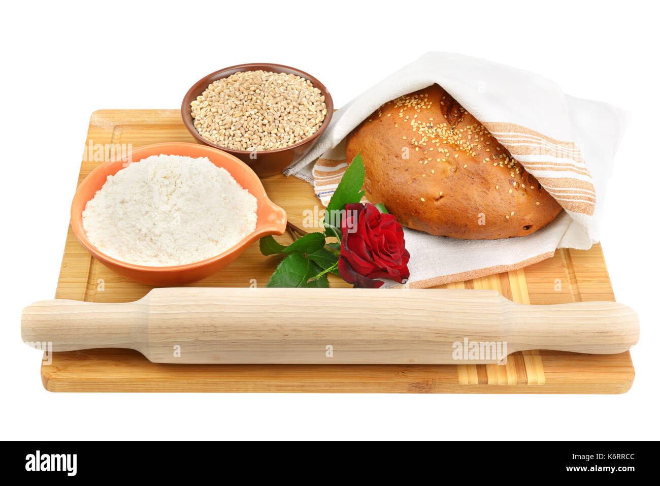 Brot, Mehl und Weizen Korn auf die Küche board Stockfoto