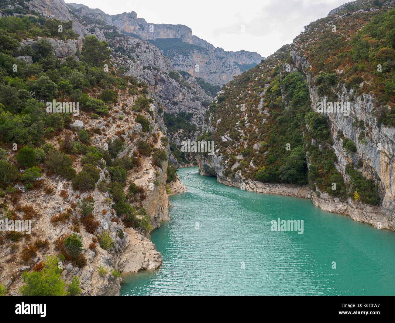 Das Tor des Lac de Sainte-Croix auf die Gorges du Verdon. Stockfoto