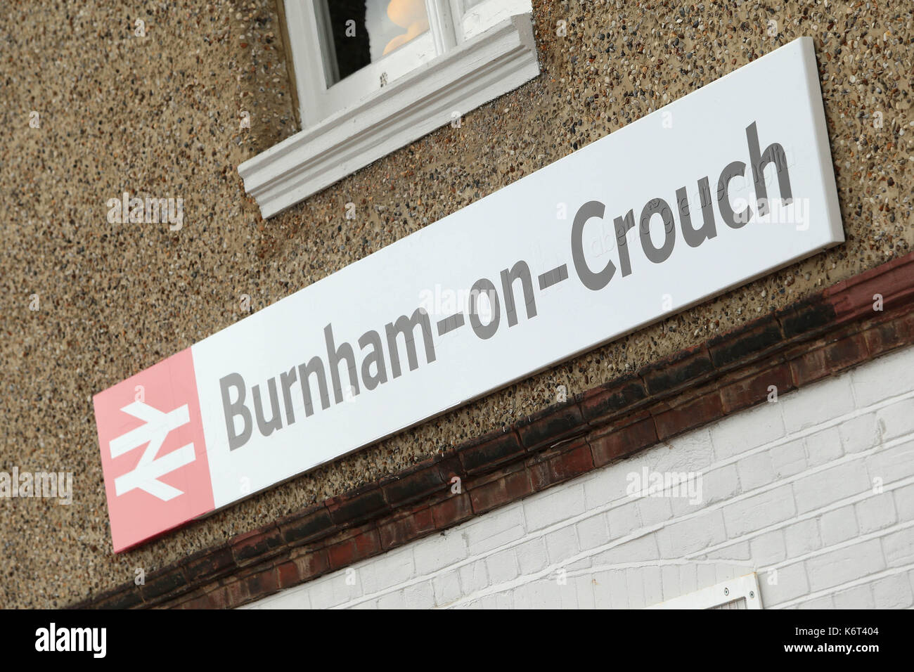 Größere Anglia trainiert Burnham auf Crouch Station Stockfoto