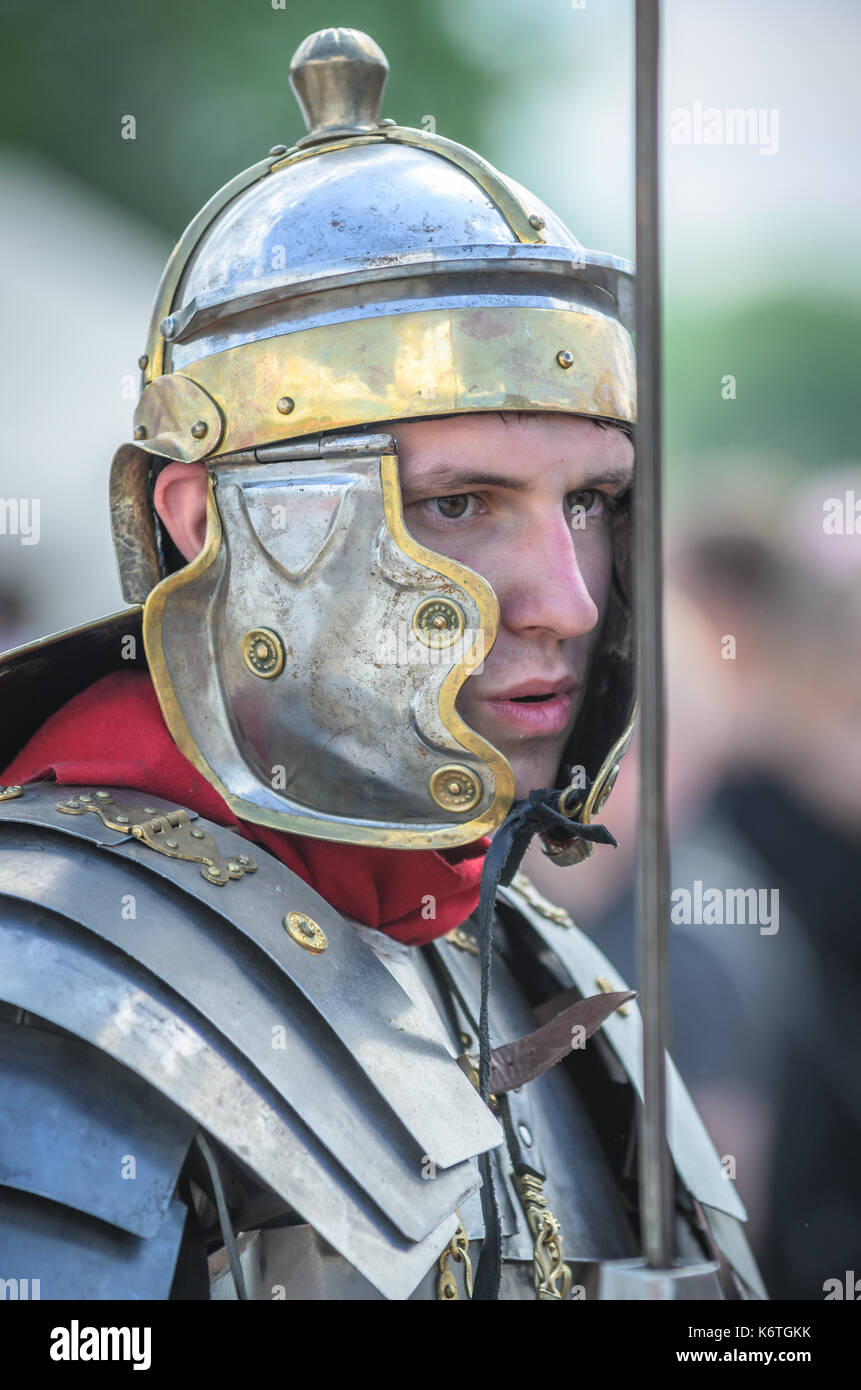 Moskau, Russland - Juni 06,2016: Lifestyle Bild der alten Krieger bereit, am Festival zu kämpfen. Stockfoto