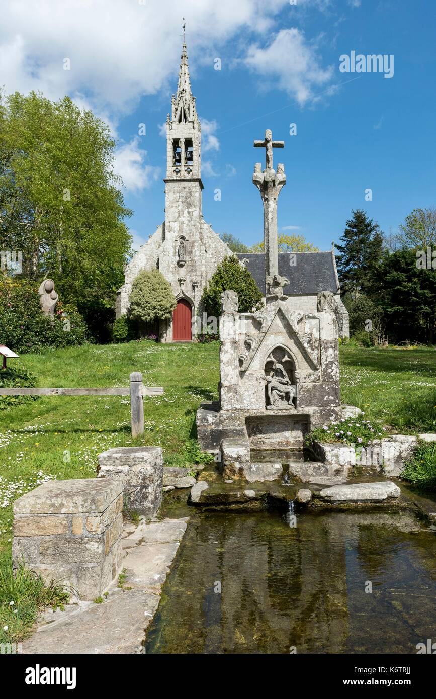 Frankreich, Finistre, Douarnenez, Drennec Kapelle und Brunnen Stockfoto