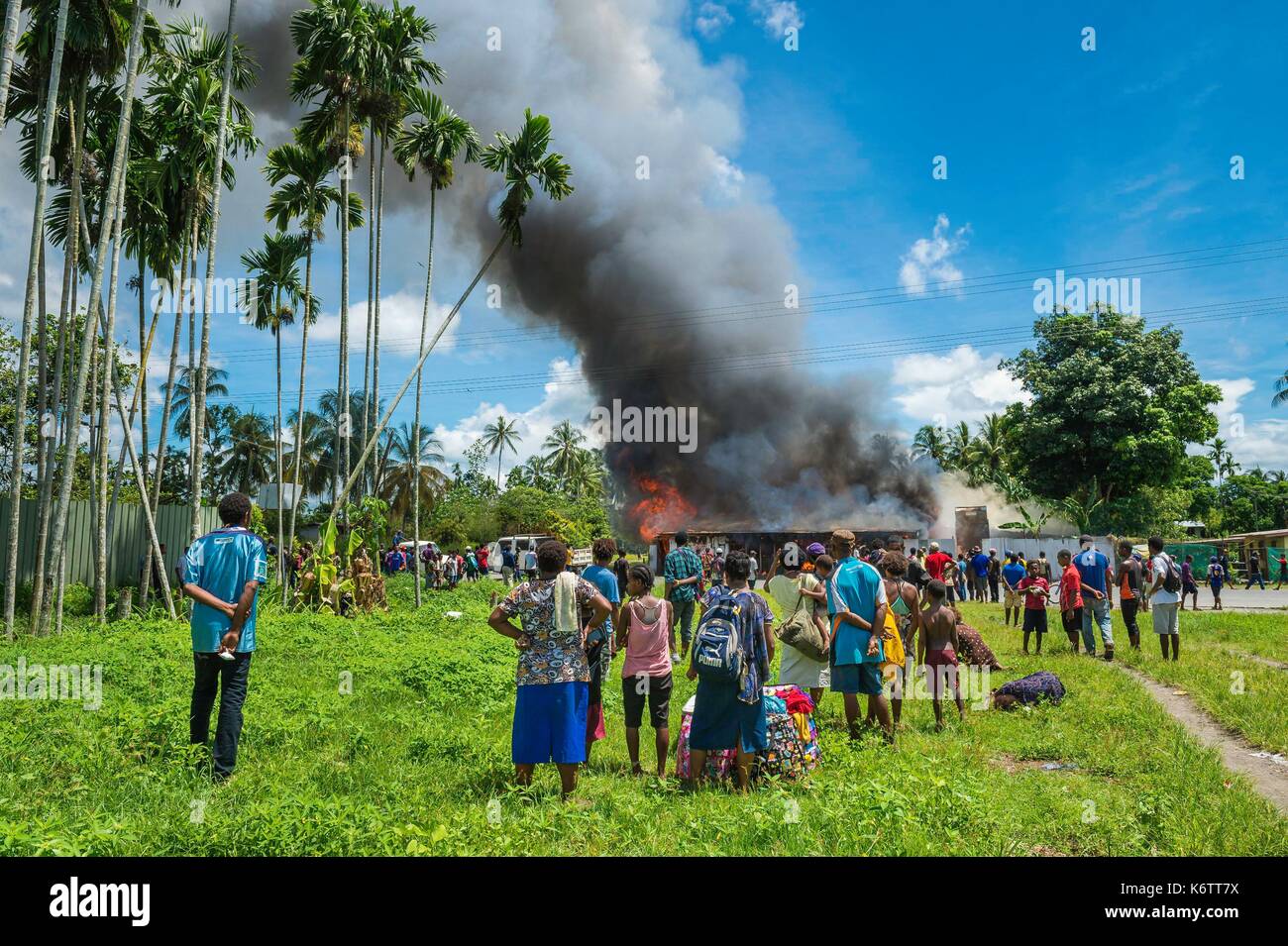 Papua-neuguinea, Oro Provinz, Popondetta, Feuer in einem Geschäft Stockfoto