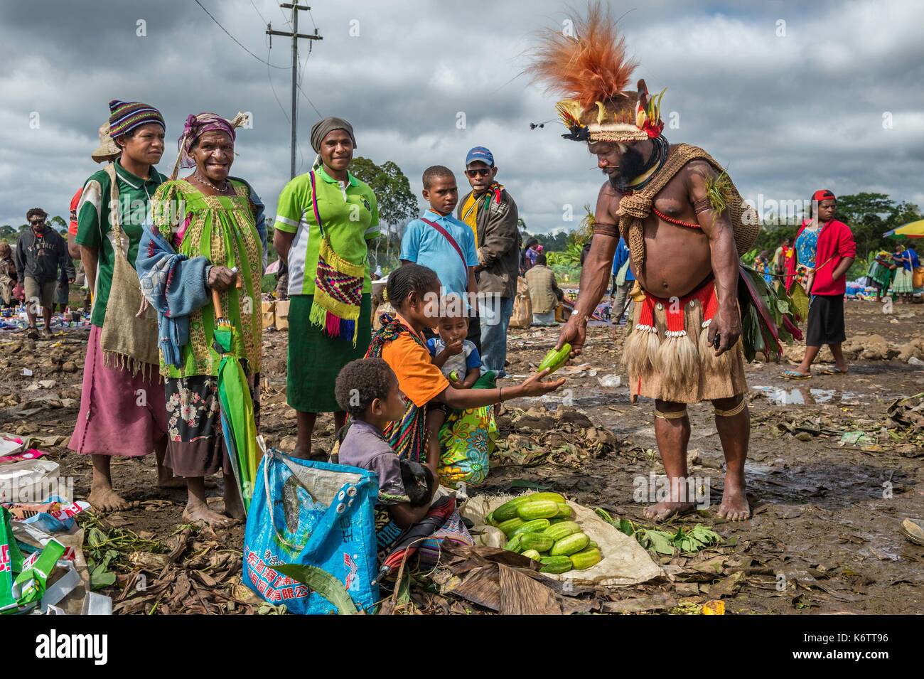 Papua Neuguinea, Papua Neuguinea, Hela Provinz, Tari,, Chief Mundiya Kepanga auf dem Markt von Tari Stockfoto