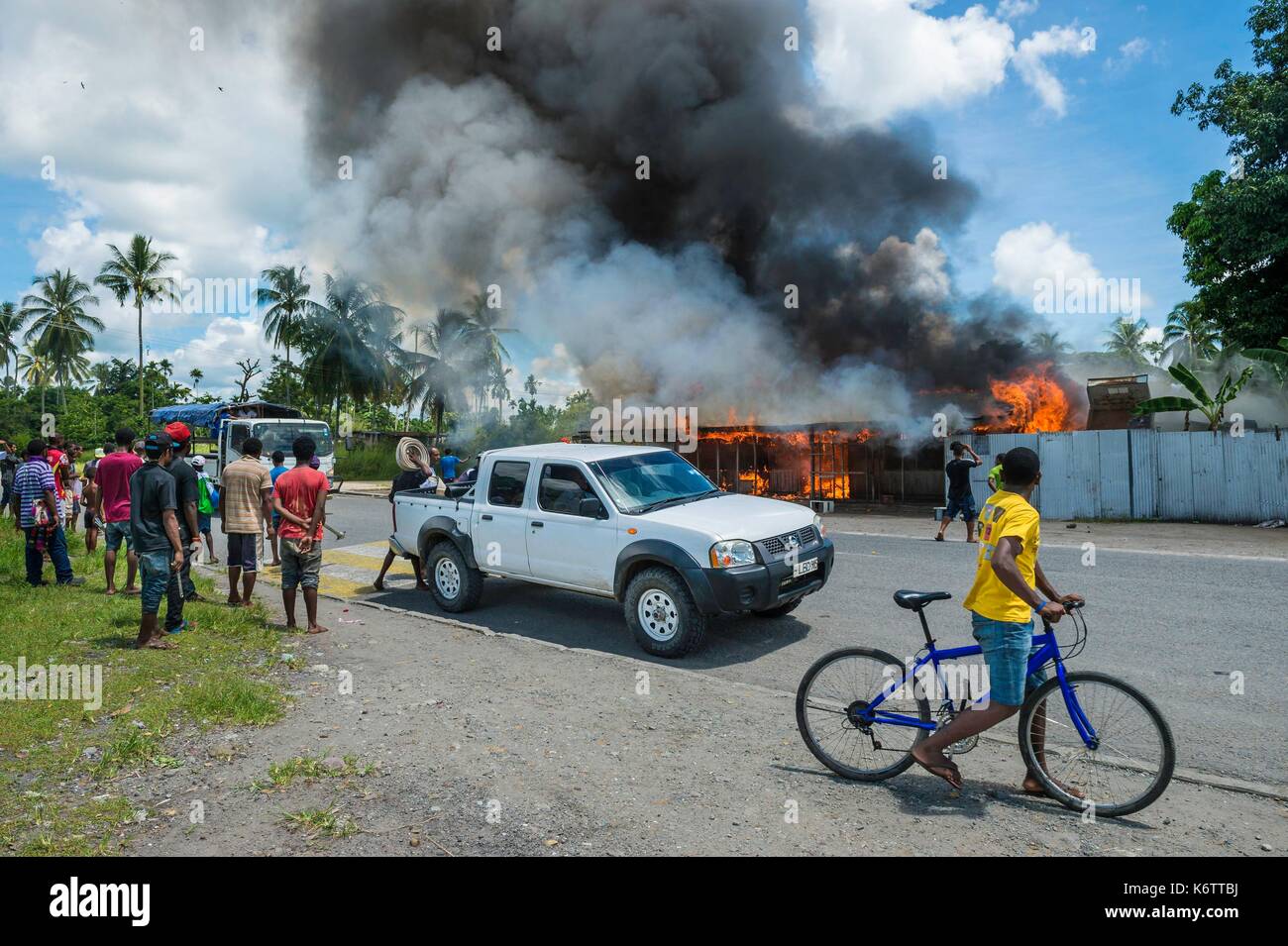 Papua-neuguinea, Oro Provinz, Popondetta, Feuer in einem Geschäft Stockfoto