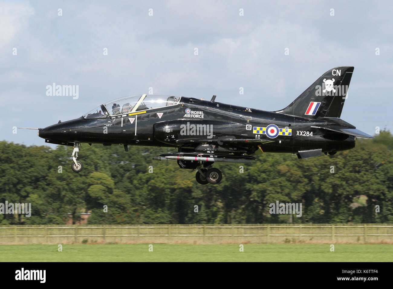 RAF Hawk T1 von 100 Squadron Basis an RAF Leeming im Endanflug in die Typhoon base an RAF Coningsby. 100 Sqn betreiben in einer unterstützenden Rolle. Stockfoto