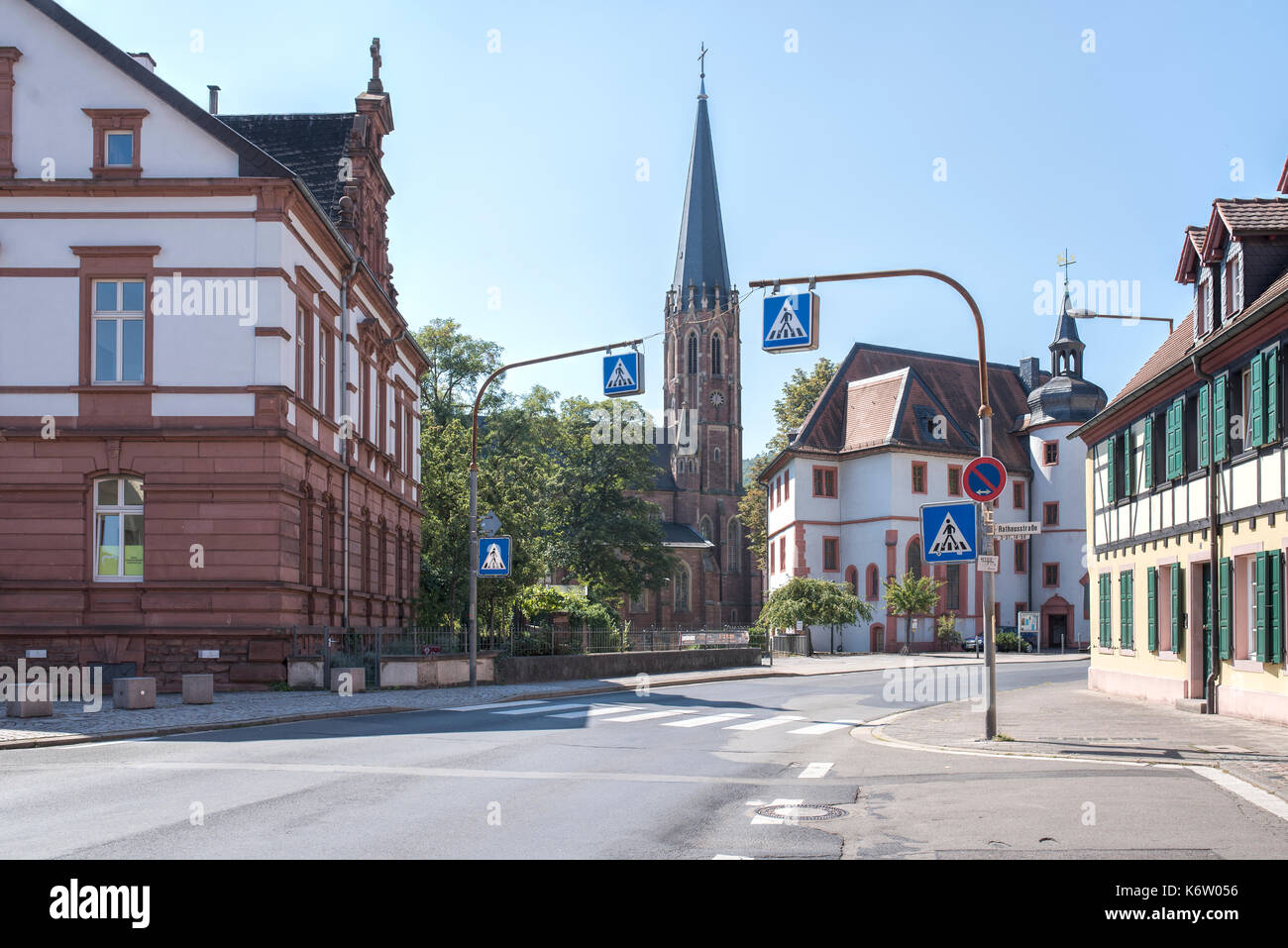 Neustadt an der Weinstraße, GER, Rheinland-Pfalz - August 23, St. Marien Kirche, Neustadt a.d. Wstr., Innenstadt . Im Bild: Die katholische Kirche (S Stockfoto