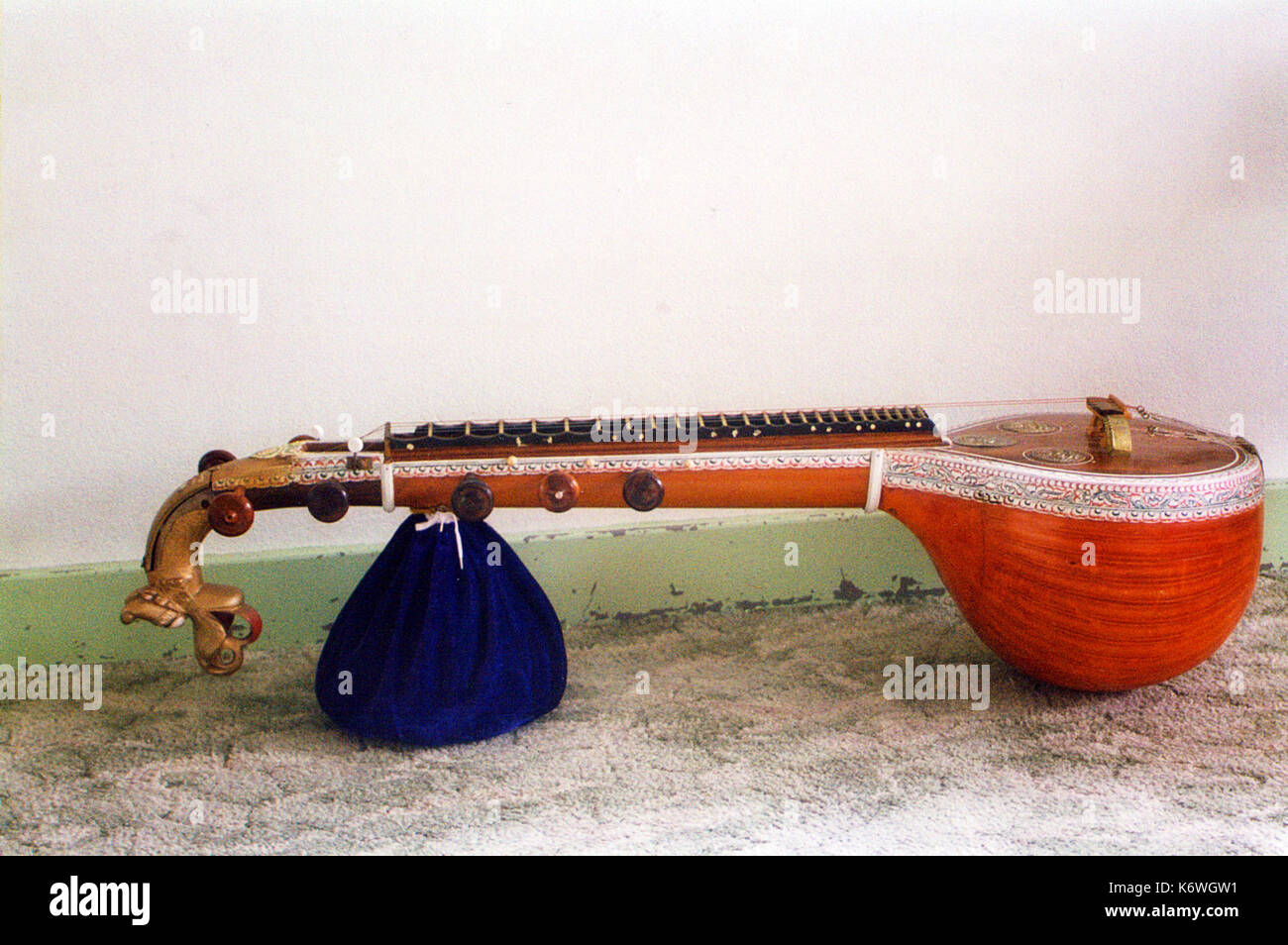 Stringed Instrument Stockfotos und -bilder Kaufen - Alamy