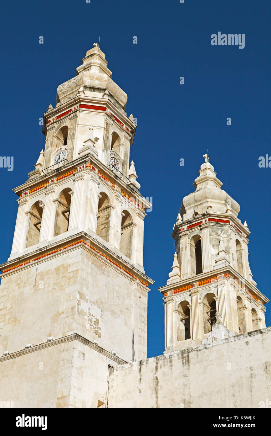 Türme der Kathedrale Die Kathedrale, die Kathedrale de la Concepcion, Campeche, Campeche, Mexiko Stockfoto
