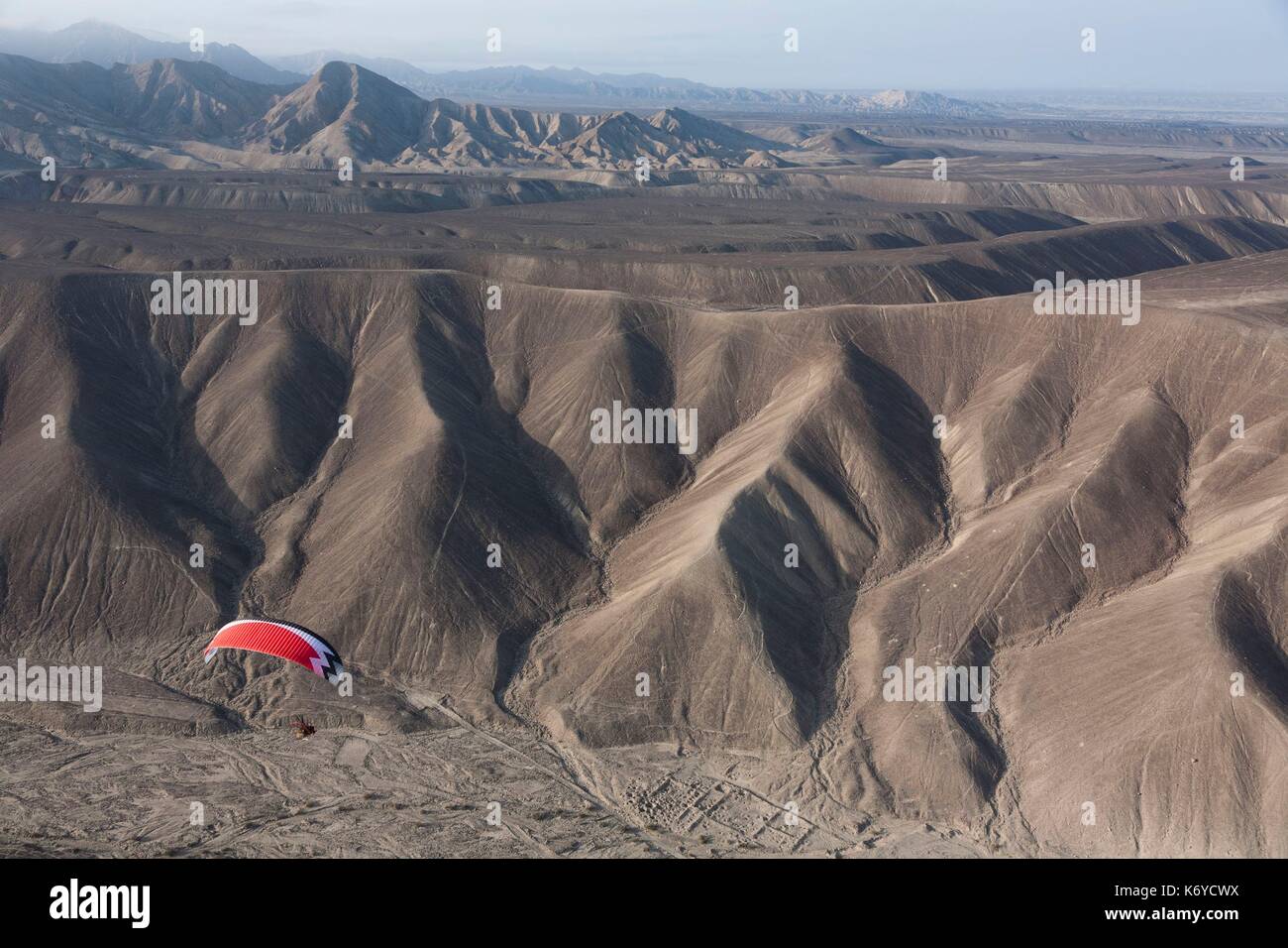 Peru, ICA-region, Palpa Tal, Nazca oder Nasca Linien, geoglyph, geometrische Figur von Nazca und Paracas Zivilisationen (Luftbild) Stockfoto